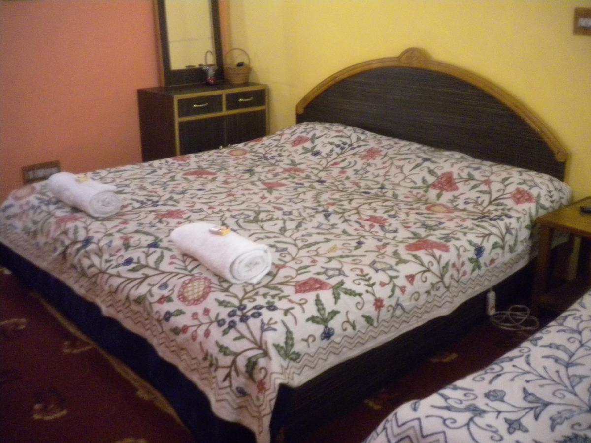 Blooming Dale Hotel Srīnagar Екстериор снимка
